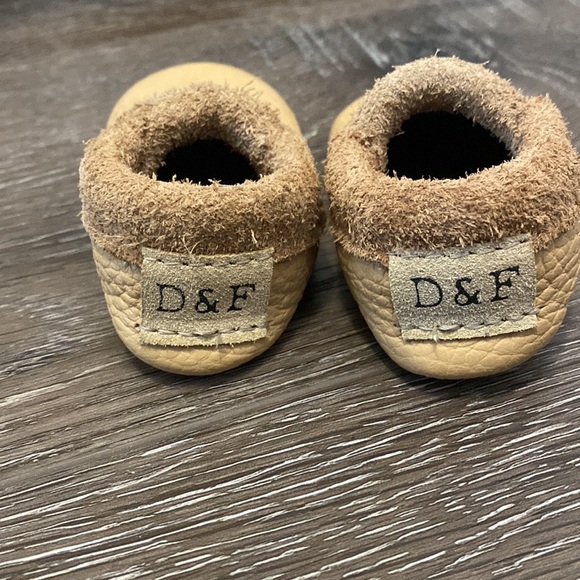 Baby leather moccasins - Picture 2 of 3